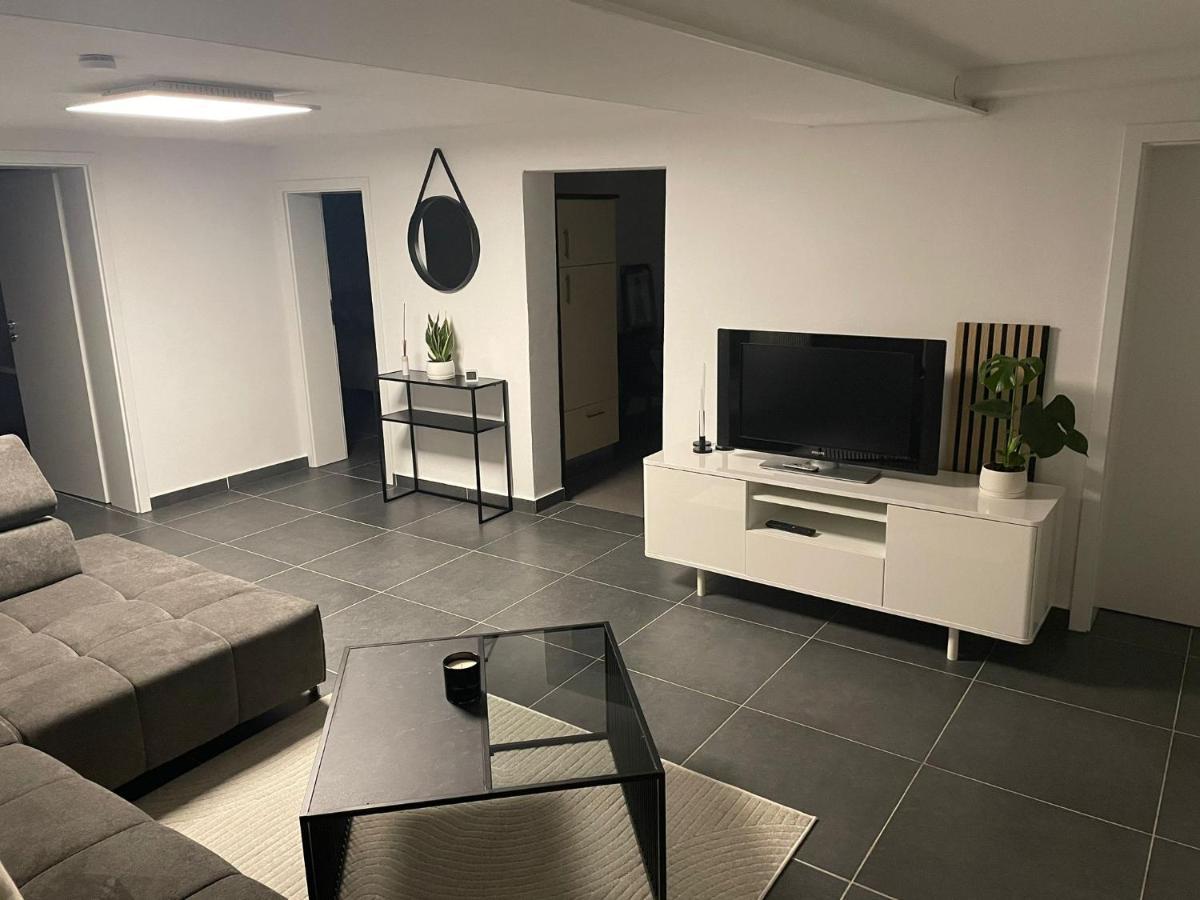 Stilvolles Designappartment Mit Terasse & Garten Im Idylischem Bindlach Exterior photo